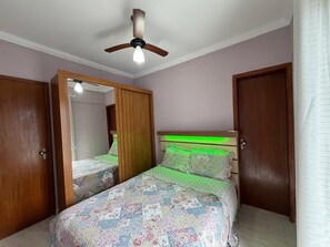 2 bedrooms, iron/ironing board, WiFi