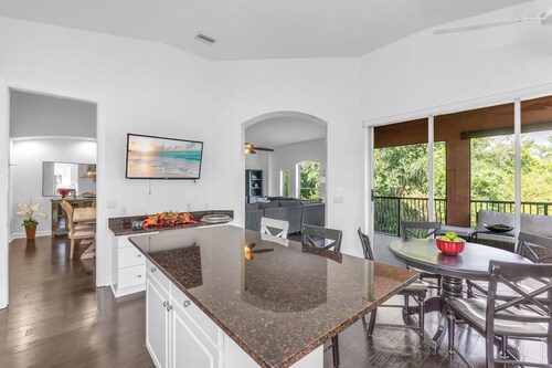 Luxury Entire Villa 4 Bedrooms 4 Bath Steps From IMG Academy.