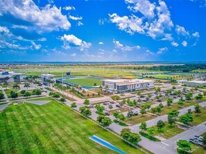 Exterior - Luxury Entire Villa 4 Bedrooms 4 Bath Steps From IMG Academy. (Bradenton)