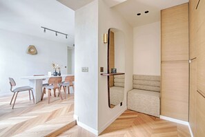 Interior - Heart Marais Bright 2B, 6P, AC by Melvane (Paris)