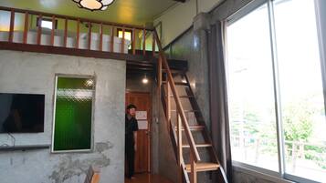 Kamar Triple | Interior