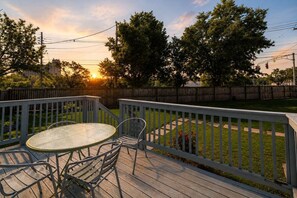 Outdoor dining - Exclusive Bourbon retreat close to Nulu Downtown! (Louisville)