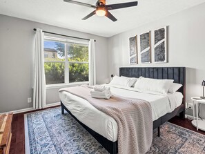3 bedrooms, iron/ironing board, WiFi, bed sheets - Exclusive Bourbon retreat close to Nulu Downtown! (Louisville)