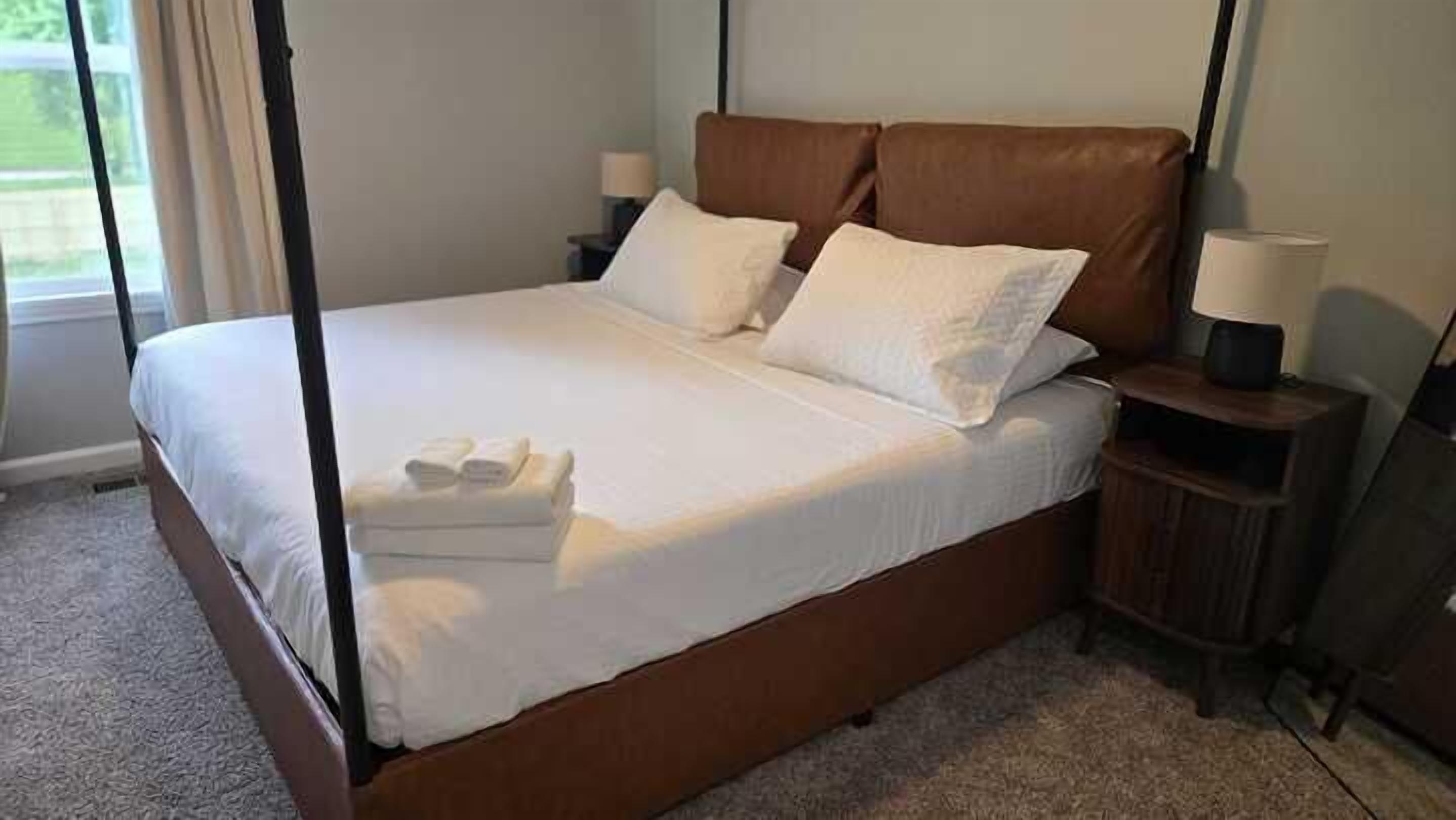3 chambres, fer et planche à repasser, Wi-Fi, draps fournis