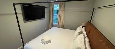 6 habitaciones, tabla de planchar con plancha, wifi y ropa de cama