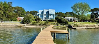 Contemporary 5 BR 4 BA Over 3500 SF Waterfront Direct Access to Chesapeake Bay