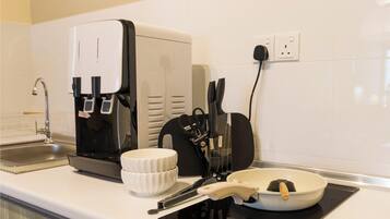 Premium Studio | Private kitchen | Fridge