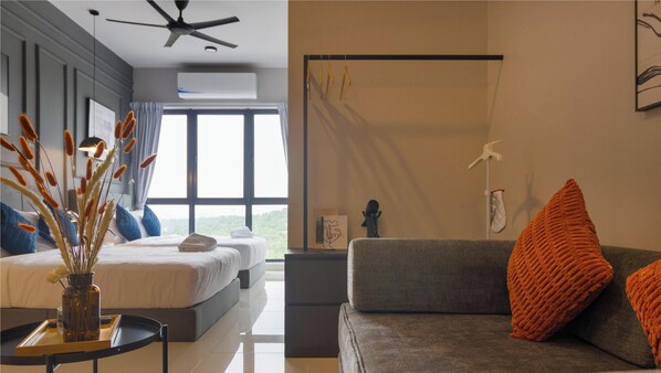Signature Studio | Desk, blackout drapes, iron/ironing board, free WiFi - KIP Core Sentral Sepang by Roam Suite (Sepang)