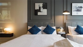 Signature Studio | Desk, blackout drapes, iron/ironing board, WiFi (free)