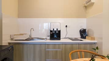 Premium Studio | Private kitchen | Fridge