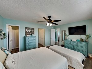 1 bedroom, iron/ironing board, WiFi, bed sheets - Lagoon Sun #7 | One Block from the Beach! (Gulf Shores)