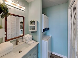 Hair dryer, towels - Lagoon Sun #7 | One Block from the Beach! (Gulf Shores)