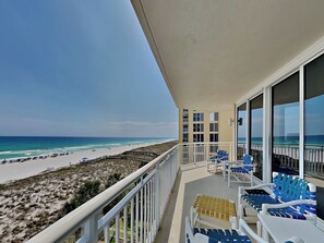 Property grounds - Pearl of Navarre 406 | Resort Amenities + Walking Distance to Dining/Fun (Navarre Beach)