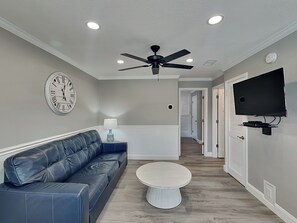 Smart TV - Paradise Isle #9A | Pool/Hot Tub + Across from Beach! (Gulf Shores)