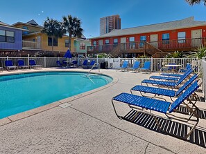 Pool - Paradise Isle #9A | Pool/Hot Tub + Across from Beach! (Gulf Shores)