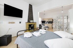 1 bedroom, iron/ironing board, WiFi, bed sheets - Village Suite 102 Studio with Shared Pool and Terraces with Views (Fanes)