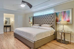 House (4 Bedrooms) | Interior - Luxury Home w/ Media & Upscale Upgrades (Dallas)