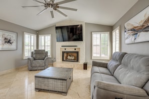 Interior - Game Room, Backyard Oasis! Glendale Group Getaway (Glendale)