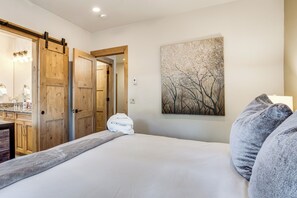 Interior - Walk to Gondola! All-season Breck Base w/ Hot Tub (Breckenridge)