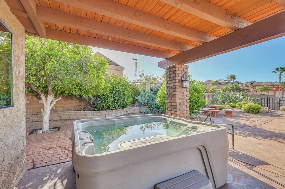 Quiet Home w/ Spacious Yard in Lake Havasu City - Desert Hills, AZ