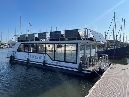 Houseboat 14,5m LuxBoot BT02