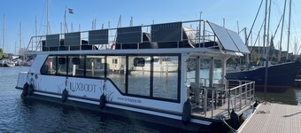 Houseboat 14,5m LuxBoot BT02