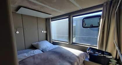 Houseboat 14,5m LuxBoot BT02