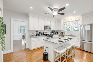 House (3 Bedrooms) | Interior