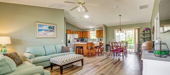 2 Mi to Lake Sumter Landing: Home in The Villages