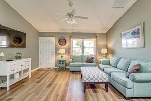 Interior - 2 Mi to Lake Sumter Landing: Home in The Villages (The Villages)