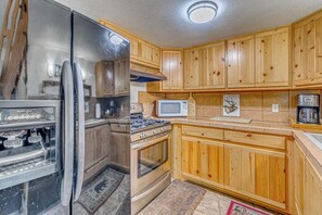 House (0 Bedroom) | Interior - Great for Couples! Extended-stay Studio in Ruidoso (Ruidoso)