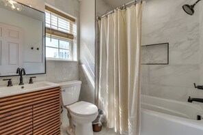 House (3 Bedrooms) | Interior - North AC Inlet Area: Near Beach + Boardwalk (Atlantic City)