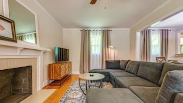 House (3 Bedrooms) | Front of property