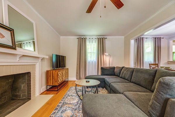 1 Mi To Dtwn Cary: Family Home W/ Spacious Yard - Raleigh, NC