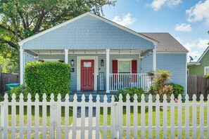 House (2 Bedrooms) | Front of property - Walk to Beach, Dining & Aquarium: Gulfport Home! (Gulfport)
