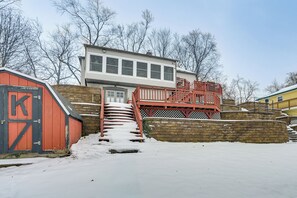Interior - Lakefront Home w/ Views, 7 Mi to Dtwn Paw Paw (Paw Paw)