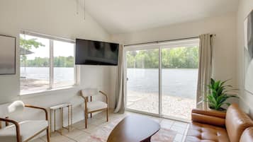 House (2 Bedrooms) | Front of property