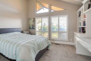Interior - Poolside Escape w/ Hot Tub! 8 Mi to Dtwn Modesto (Ripon)