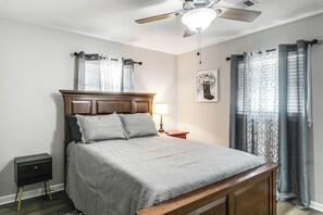 Interior - 2 Mi to Dtwn Vidalia! Pet-friendly Retreat w/ Yard (Vidalia)
