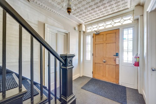 Walkable 3-unit Retreat on Main Street, Waterbury!