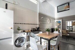 Private kitchen - Vrbo Property (Santander)