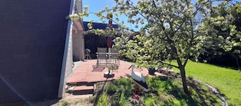 Storchennest roof-only house: Comfortable vacation home on the North Sea in Butjadingen