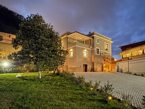 บริเวณภายนอก