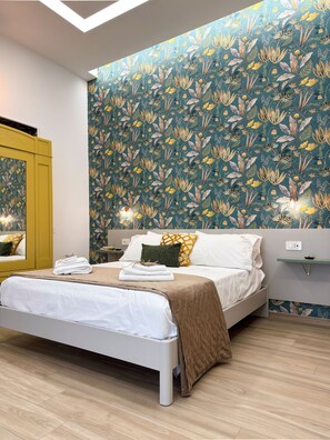 Studio, Balcony | In-room safe, desk, laptop workspace, soundproofing