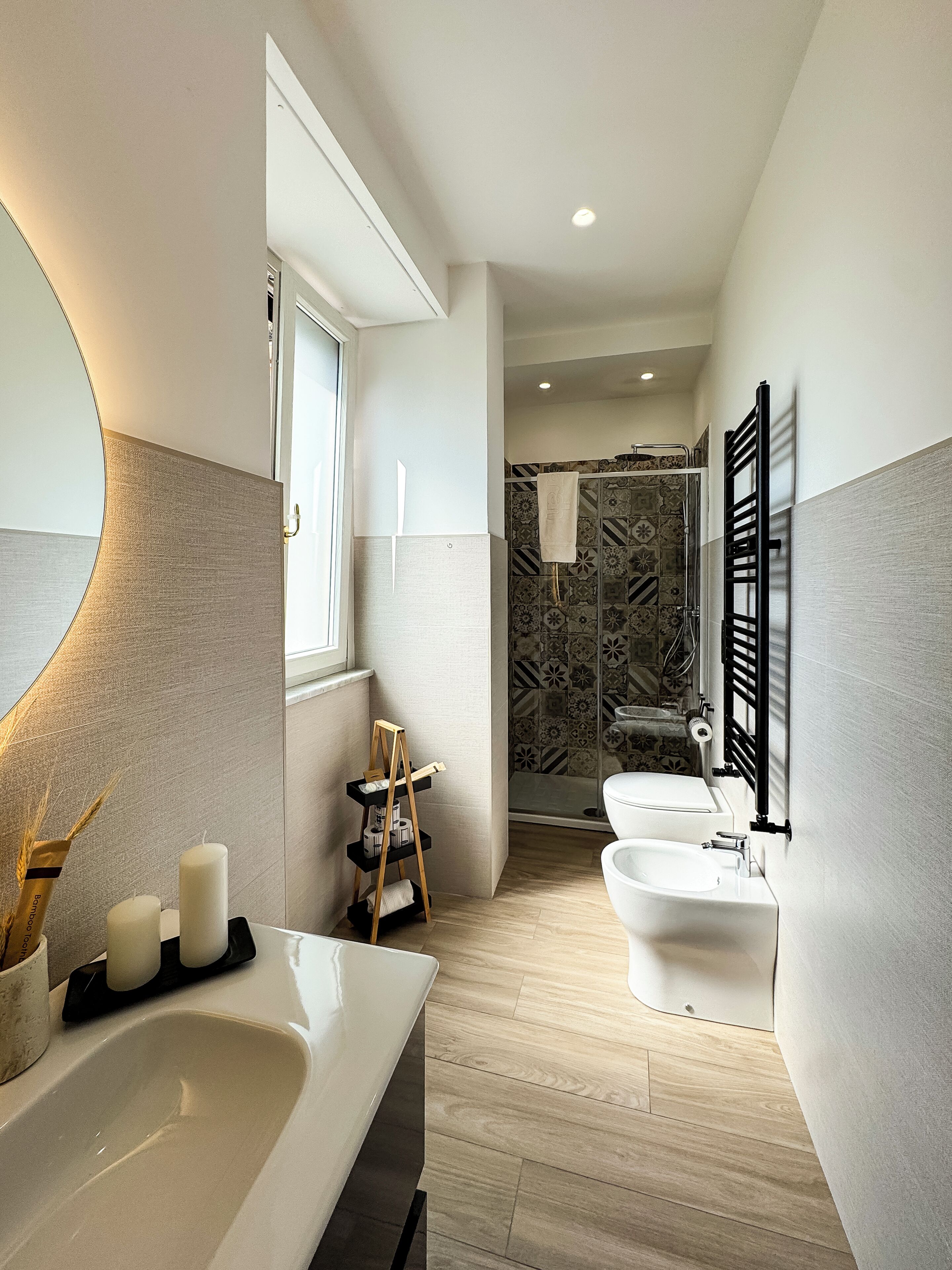 Apartment, Gartenblick | Badezimmer