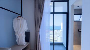 Room, Balcony, City View | Interior