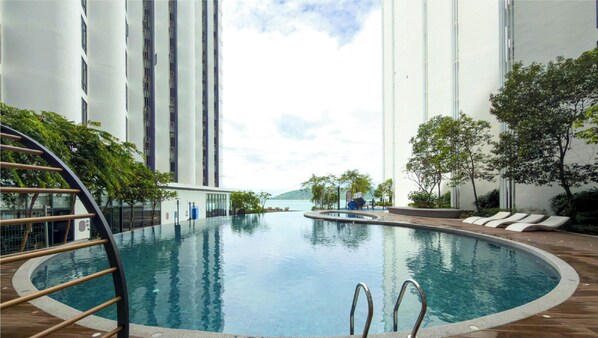 2 outdoor pools - The Shore Kota Kinabalu Borneo Grand Roam Suites (Kota Kinabalu)