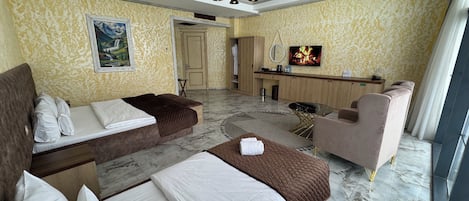 Quarto luxo, sacada | Wi-Fi de cortesia