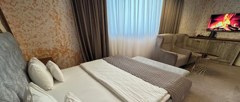 Economy Room, Mountain View