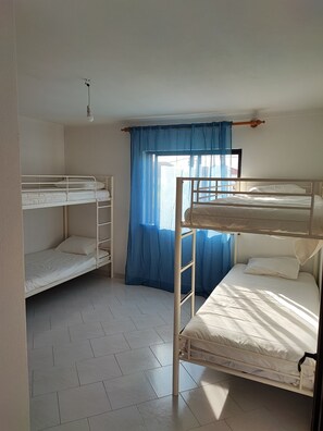 2 Schlafzimmer, Bügeleisen/Bügelbrett, Internetzugang